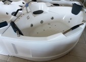 Luxury Jacuzzi Massage Bathtub 
